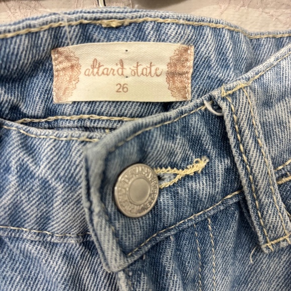 Altered State Woman’s Vervet Blue Highrise Distressed Light Wash Denim Jean 26 - Picture 4 of 6